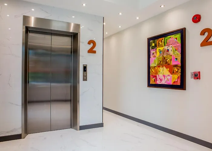 Hotel Nouriva Place